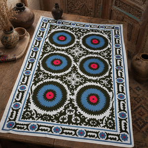 Couvre-lit en coton brodé Suzani de qualité supérieure, blanc, noir, bleu, corail, motif floral, médaillon, fait main, décoration intérieure indienne bohème - Product Image 1
