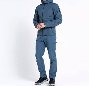 Ensemble de survêtement coupe-vent à capuche pour homme, en tissu polyester respirant et épais, idéal pour l'hiver et le fitness (vente en gros) - Product Image 1