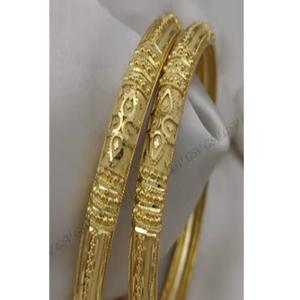 Hermoso juego de dos brazaletes tradicionales chapados en oro de primera calidad para mujer, juego festivo de pulido de un gramo para ropa de boda - Product Image 1