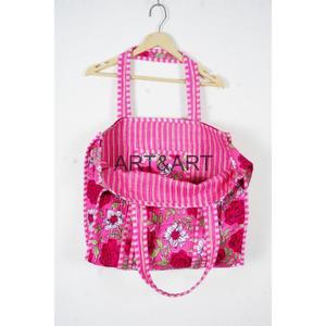 Sac fourre-tout matelassé en coton imprimé à la main, réversible, vintage, grand format, motif floral rouge pêche, écologique, durable et robuste pour les courses - Product Image 5