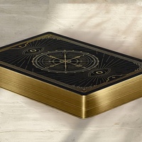 Cartes à jouer personnalisées en papier noir à âme en lin, bord doré 310 g/m², dans une boîte à rabat en feuille d'or