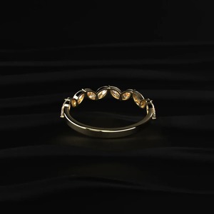 Nueva Colección: Anillo de Media Eternidad con Corte Marquise de 0.55 Quilates, Diseño Zig Zag, Forma de V Clásica, con Certificado IGI, para Venta y Exportación - Product Image 3