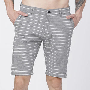 Pantalones cortos informales estampados para hombre, mezcla de algodón, corte ajustado, pantalones cortos de verano con estampado de hojas, ropa informal ligera y elegante para verano - Product Image 1