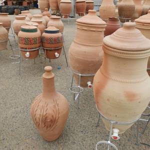 Enfriador de Agua Artesanal Étnico de Barro, Dispensador de Agua de Arcilla con Enfriamiento Natural, Grifo de Acero Inoxidable y Soporte Metálico - Product Image 5