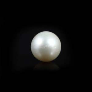Loose Freshwater Pearl 18.1 Carat Oval Gemstone for Fine Jewelry - Product Image 1
