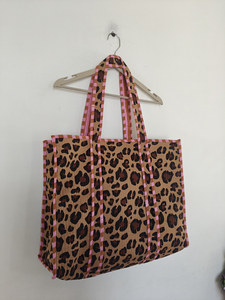 Sac fourre-tout matelassé en coton indien écologique pour femme, bleu clair, imprimé floral bohème vintage, ouvert, pour le quotidien, les courses, les voyages, bio - Product Image 3