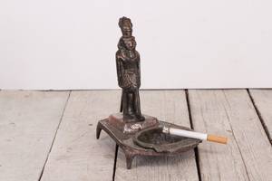 Cendrier de luxe en fer pour collection d'accessoires de fumeur - Product Image 1