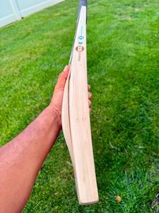 Batte de cricket en saule anglais à manche court, édition limitée SS - Product Image 4