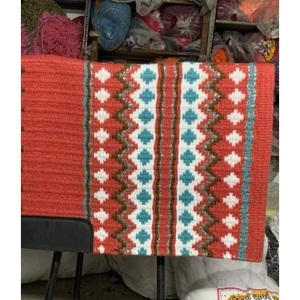 Manta de montar western de lana tejida a mano con patrón Navajo en rojo coral, turquesa y blanco, contorneada, para equitación, accesorios de equitación - Product Image 3