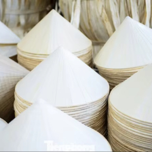AUTHENTIC VIETNAM NÓN LÁ – Chapeau conique en bambou fait main, exportation culturelle et décorative au meilleur prix - Product Image 1