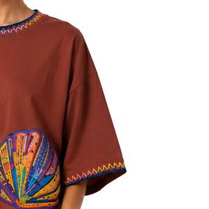 เสื้อยืดโอเวอร์ไซส์สีน้ำตาลกาแฟสำหรับผู้หญิง พิมพ์ลายมหาสมุทรสีสันสดใส สไตล์ลำลอง ผ้าฝ้าย สตรีทแวร์ ใส่สบายช่วงฤดูร้อน ทรงหลวม รับผลิตตามสั่ง ขายส่ง - Product Image 4