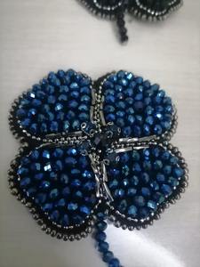 Broche de lujo bordado con cuentas de semillas y mariposas, broche floral artesanal de cuentas bordadas, hecho a mano, pedido personalizado - Product Image 6