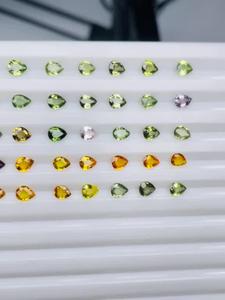 Zafiro Natural Multicolor Corte Pera 5.0x4.0mm 31.78cts Gema Premium Multicolor Certificada IGI Paquete a Juego con Bonito Brillo para - Product Image 1