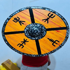 Escudo Redondo de Madera Estilo Vikingo Tradicional, Diseño Nórdico Hecho a Mano para Disfraces Históricos y Decoración del Hogar - Product Image 5