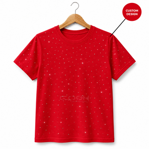 T-shirt rouge en coton à col rond personnalisé avec strass étincelants de qualité supérieure, vente en gros par l'usine Cosh International - Product Image 5
