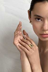 แหวนแต่งงานเพชรทรงกว้างแบบฝังขอบ 10K 14K 18K ทองคำแท้สั่งทำได้ ขนาด 4 มม.-9 มม. เครื่องประดับหรูหราทันสมัยสำหรับใช้ในชีวิตประจำวัน แหวนทรงเรียว ขายส่ง - Product Image 2
