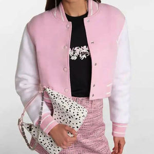 Blouson universitaire court pour femme très demandé avec logo brodé, doublure en laine, design respirant, style urbain, service OEM - Product Image 3