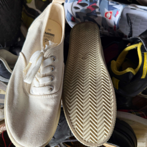 Ropa, Zapatos y Bolsos de Segunda Mano Usados, Marca 3DAH/3D1, para Hombre y Mujer, 4 Estaciones - Product Image 1