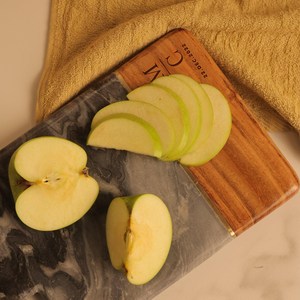 Plateau à fromage élégant en marbre noir et bois d'acacia, plateau de service personnalisé pour charcuterie, cadeau de cuisine de luxe - Product Image 4