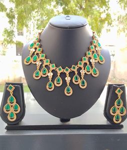Pendientes de aleación chapados en oro con cristales de imitación y perlas de imitación, estilo vintage para mujer, conjunto de joyería para fiesta de boda - Product Image 3