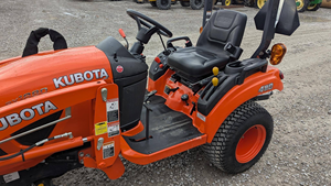 Tractor Diésel Subcompacto Original Kubota BX1880 Equipado con Motor de 3 Cilindros con una Potencia de 16.6 a 18 HP - Product Image 2