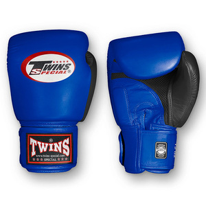 Gants de boxe professionnels Twins Muay Thai - Gants personnalisés en cuir véritable rouge/noir, doigts entièrement couverts, poignées légères et ajustables - Product Image 4