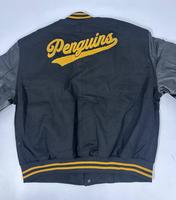 Blouson universitaire d'hiver sur mesure pour homme, manches en cuir véritable, logo chenille pingouin sur le devant, corps en laine, patchs brodés Mceasta