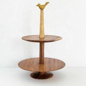 Exhibidor de Postres Elegante de Madera Artesanal de 2 Niveles con Adorno de Pájaro, Bandeja de Servicio Duradera para Cocina y Decoración del Hogar - Product Image 1