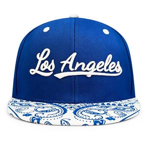 Gorra Snapback Bordada de Los Ángeles, Azul y Blanca con Borde Paisley, 6 Paneles, Unisex, Estilo Urbano, de Sarga de Algodón - Product Image 1