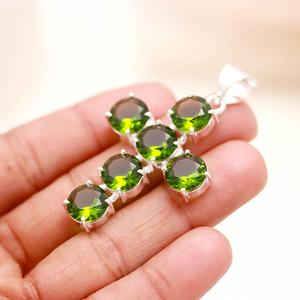 Colgante de Plata de Ley 925 con Racimo de Peridoto en Verde Brillante, Joyería de Diseño, Joyería Hecha a Mano - Product Image 4