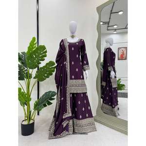 Ensemble de costume XL pour soirée avec broderie et travail de séquence - Product Image 1