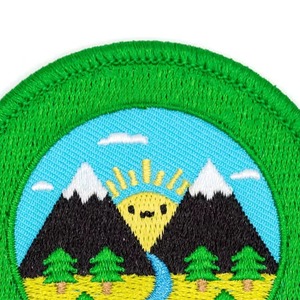 Patch brodé circulaire Paysage montagneux Soleil Rivière Arbres Applique thermocollante en tissu Cadeau - Product Image 5