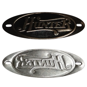 Plaque de logo métallique personnalisée en aluminium avec finition imprimée ou antique - Product Image 3