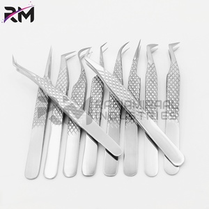 Pinzas Curvas Profesionales para Pestañas RMI de Acero Inoxidable de Alta Calidad con Mango de Agarre de Diamante, Acabado Plateado, Herramienta para Extensión de Pestañas - Product Image 3