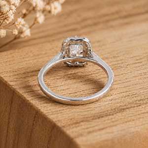 Anillo de Compromiso con Halo de Diamantes Cultivados en Laboratorio con Certificación IGI, Corte Radiante, en Oro Sólido de 10K, 14K, 18K, Oro Blanco, Rosa y Amarillo, Anillo Clásico - Product Image 3