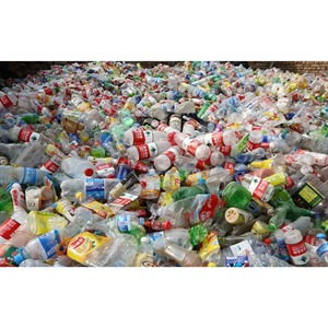 Suministro Directo de Exportación: Hojuelas de PET Lavadas en Caliente Hechas de Residuos de Botellas PET Limpias para Compra de Material de Reciclaje a Granel - Product Image 3