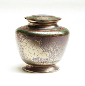 Urna blanca hecha a mano con intrincados diseños de hojas plateadas. Un tributo tranquilo y clásico, disponible a precios de mayorista. - Product Image 3