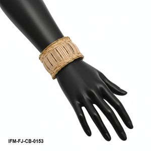 Bracelet en rotin tressé Ravyntra Weavecrest fait main : Bracelet en fibre naturelle tressée avec élégants accents en fil de laiton et style durable - Product Image 2