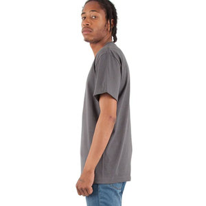 Camiseta de Alta Calidad con Cuello en V de 6.2oz, Personalizable con Impresión, Estilo Urbano, Manga Corta - Product Image 4
