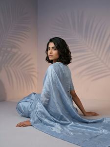 Sari en soie de framboise pure Elite Weaves brodé avec des motifs Leheriya et une bordure à sequins - Product Image 5