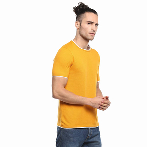 T-shirt d'été pour homme, coupe classique, couleur jaune, bordure blanche, 100% coton, style streetwear. - Product Image 3