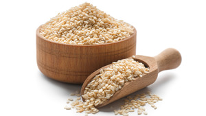 Graines de sésame blanches sélectionnées, qualité supérieure, qualité alimentaire, pour l'extraction d'huile, les recettes de pâtisserie et la cuisine - Product Image 1