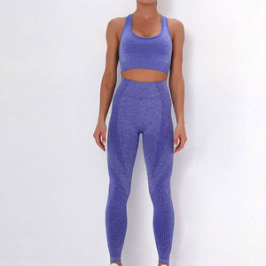 Ensemble de yoga entièrement personnalisé avec logo, design optimal, taille standard, teinture unie, séchage rapide, style streetwear, 100% coton. - Product Image 5