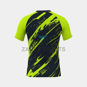 Rashguard de compression extensible léger pour homme avec design personnalisé et logo frontal pour la salle de sport et le MMA - Product Image 2