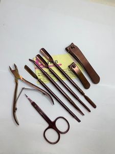 Ciseaux à ongles professionnels en or rose, repousse-cuticules en acier durable, repousse-cuticules personnalisé avec logo, coupe-ongles et pince à ongles pour manucure. - Product Image 4