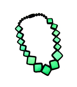 Collier élégant en résine d'agate bleue avec perles, chaîne plaquée or marbré blanc, bijou unisexe classique et stylé, idéal pour mariage ou femme - Product Image 2
