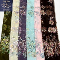Tissu en dentelle à sequins avec broderie de roses violettes et dorées et bordure décorative sur maille légère pour robe de soirée – Vente en gros