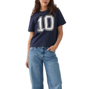 T-shirt graphique oversize pour femme en coton avec imprimé numérique, style streetwear décontracté, personnalisable avec logo, fournisseur OEM en gros - Product Image 4