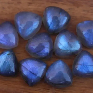 Labradorite bleue naturelle de haute qualité de 6 mm, cabochon plat en forme de trillion, pierre précieuse en vrac à prix abordable, liquidation - Product Image 2