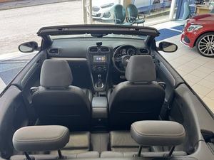 GOLF 2.0 FWD CABRIOLET 2014 EN BON ÉTAT - Product Image 2